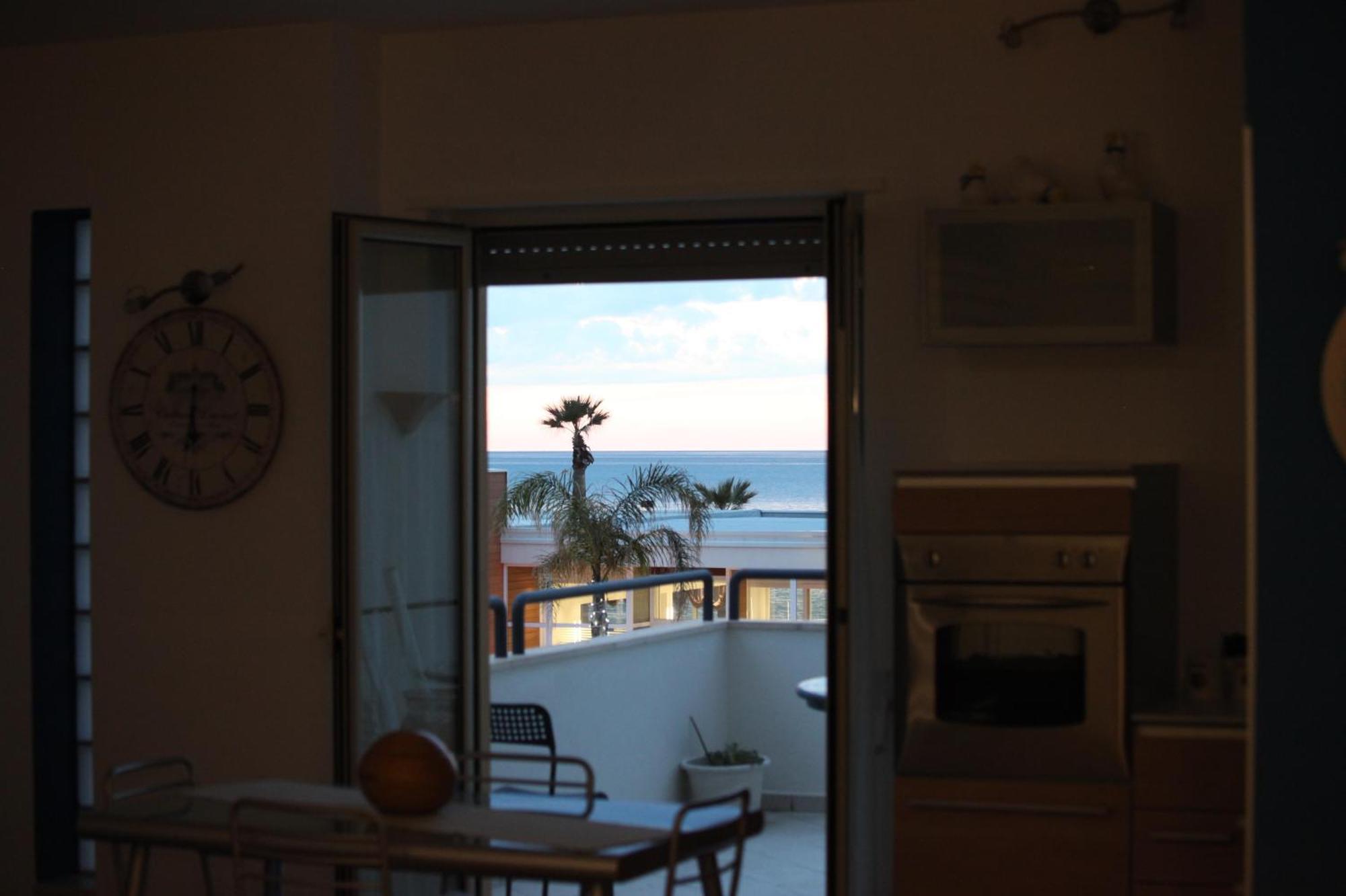 Sapore Di Mare Apartment *